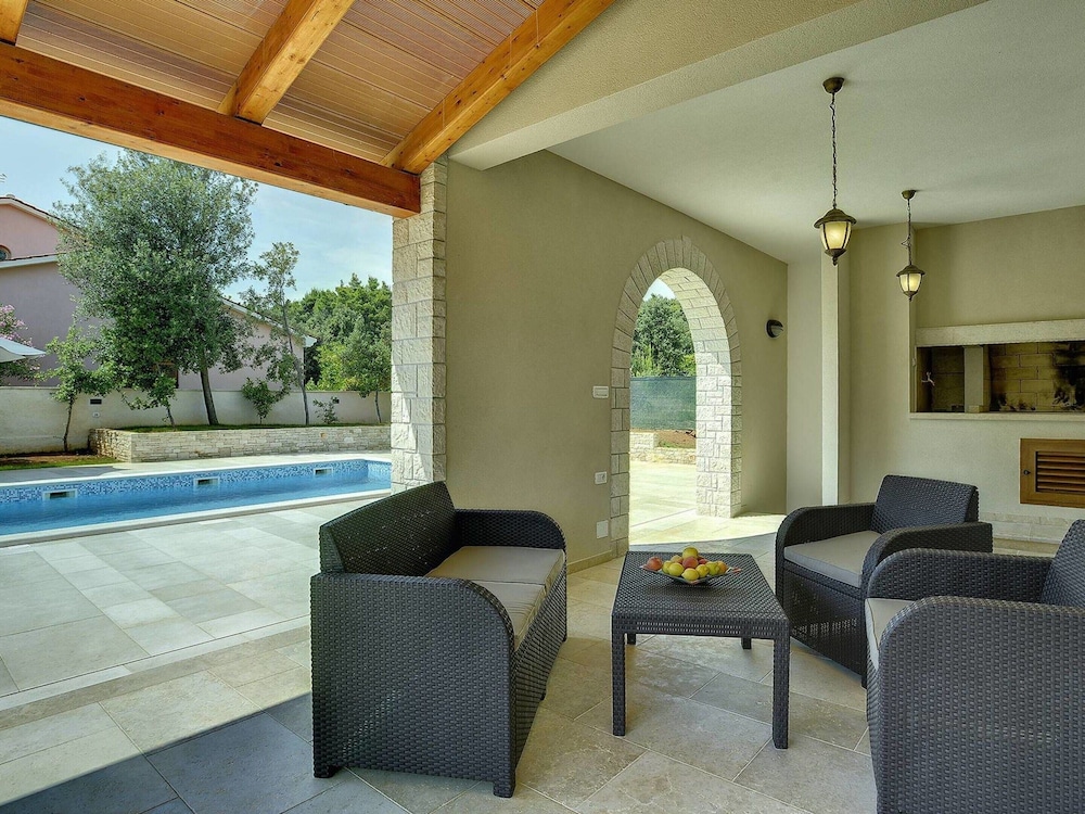 Detached Villa With Swimming Pool in the South of Istria Near the Sea view 4