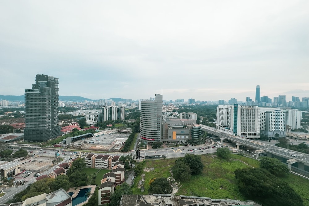Neu Suites Horizon View Apartments
