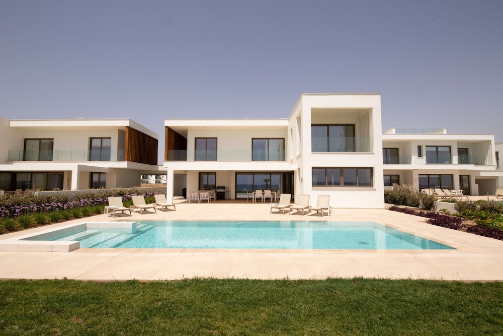 Phaedrus Living: Serenity Waves Villas No.5