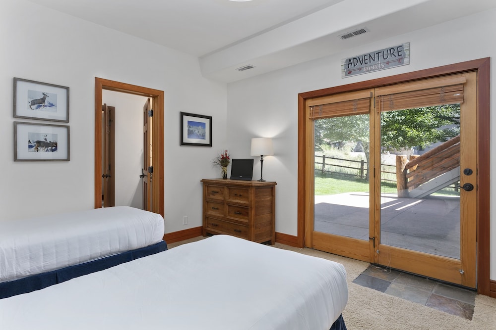 Solamere Drive Home at Deer Valley Resort - 6 Bedroom Home with Hot Tub #3220 6 Home