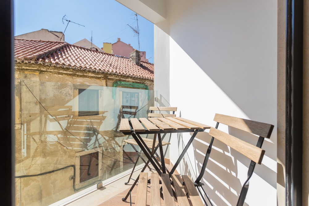 Alfama Lounge Three-Bedroom Apartment w/ River View and Parking - by LU Holidays