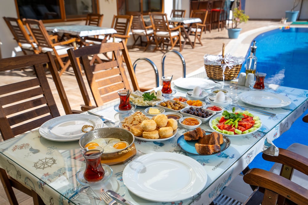 Cunda Giritlioğlu Otel Yetişkinlere Özel +12 - Image 67