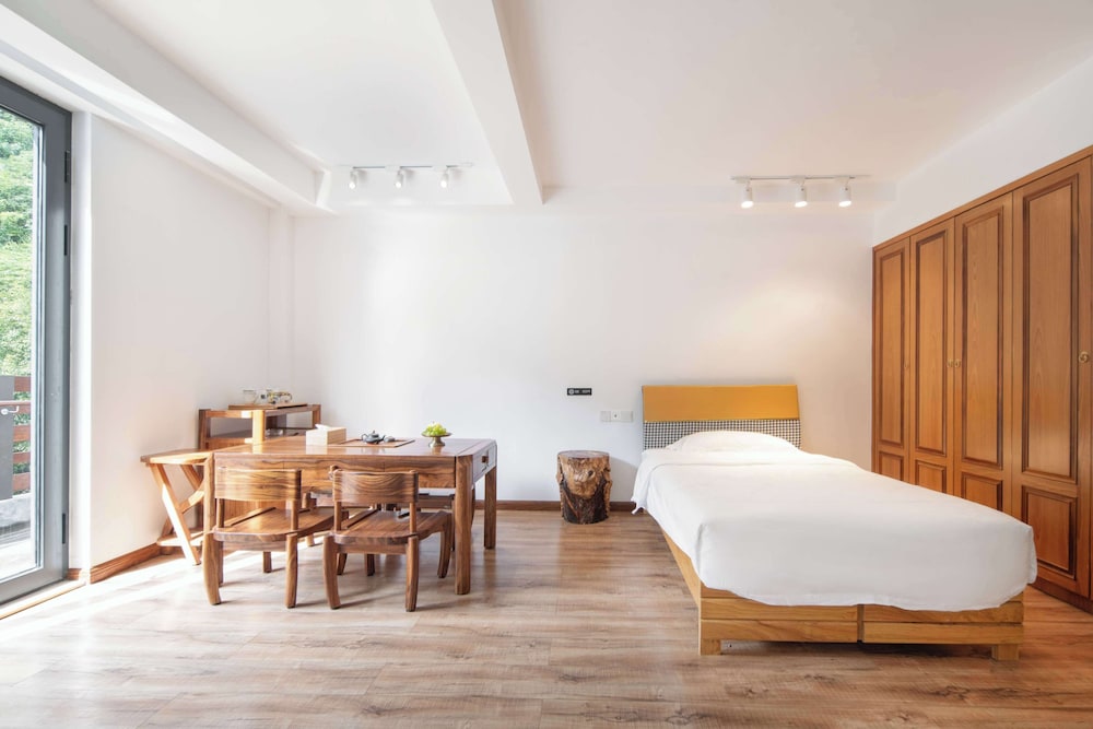 XiangLu YiMo Valley Retreat Guesthouse