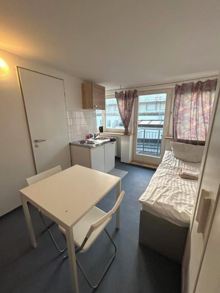 2-Rent Group Hostel Apartments SEN14