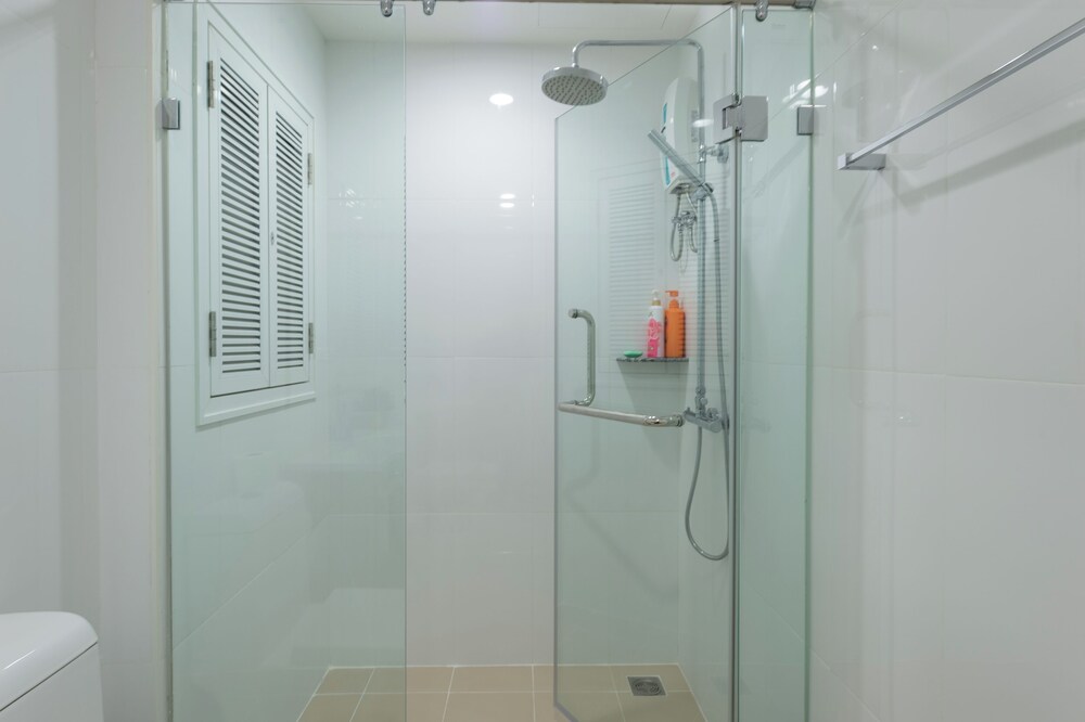 1702 - 2 Bdr Condo With Seaview Boathouse Hua Hin