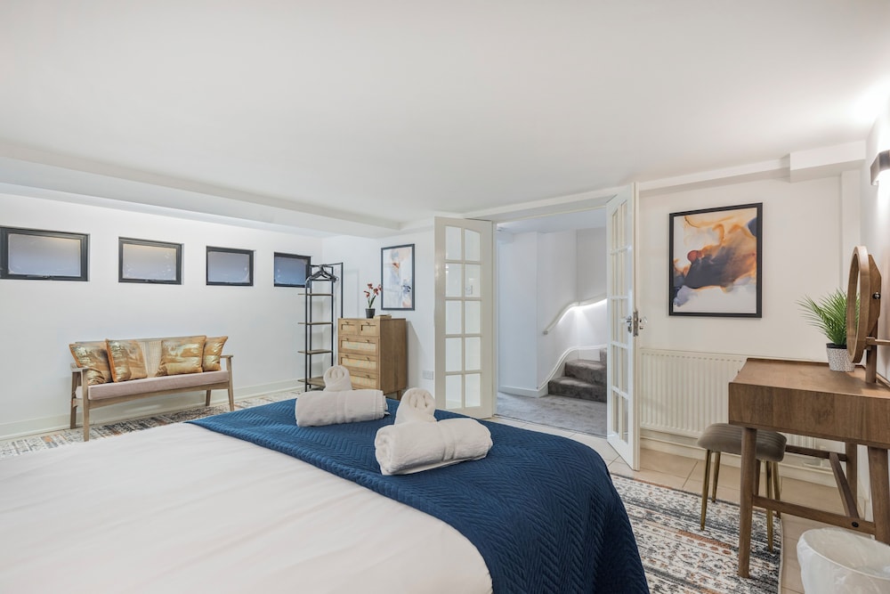 Stunning South Kensington House With 4 Bedrooms