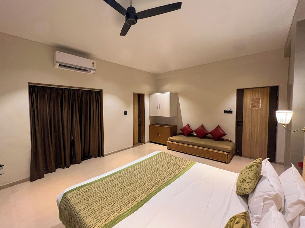 Yash Resort