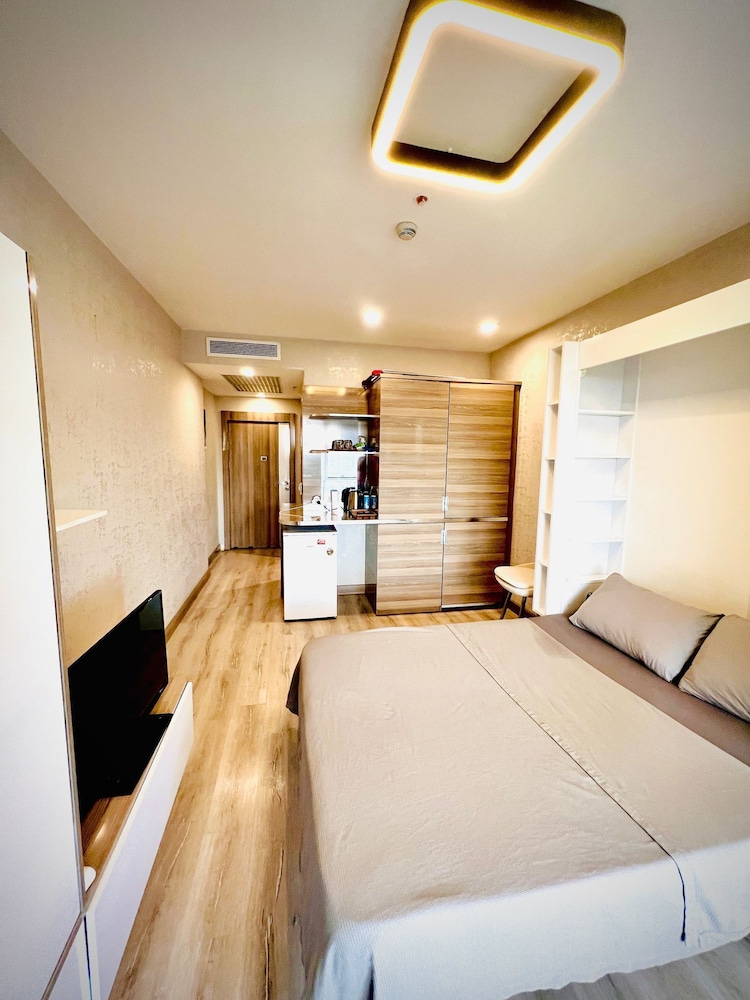 MODERN APARTMENT