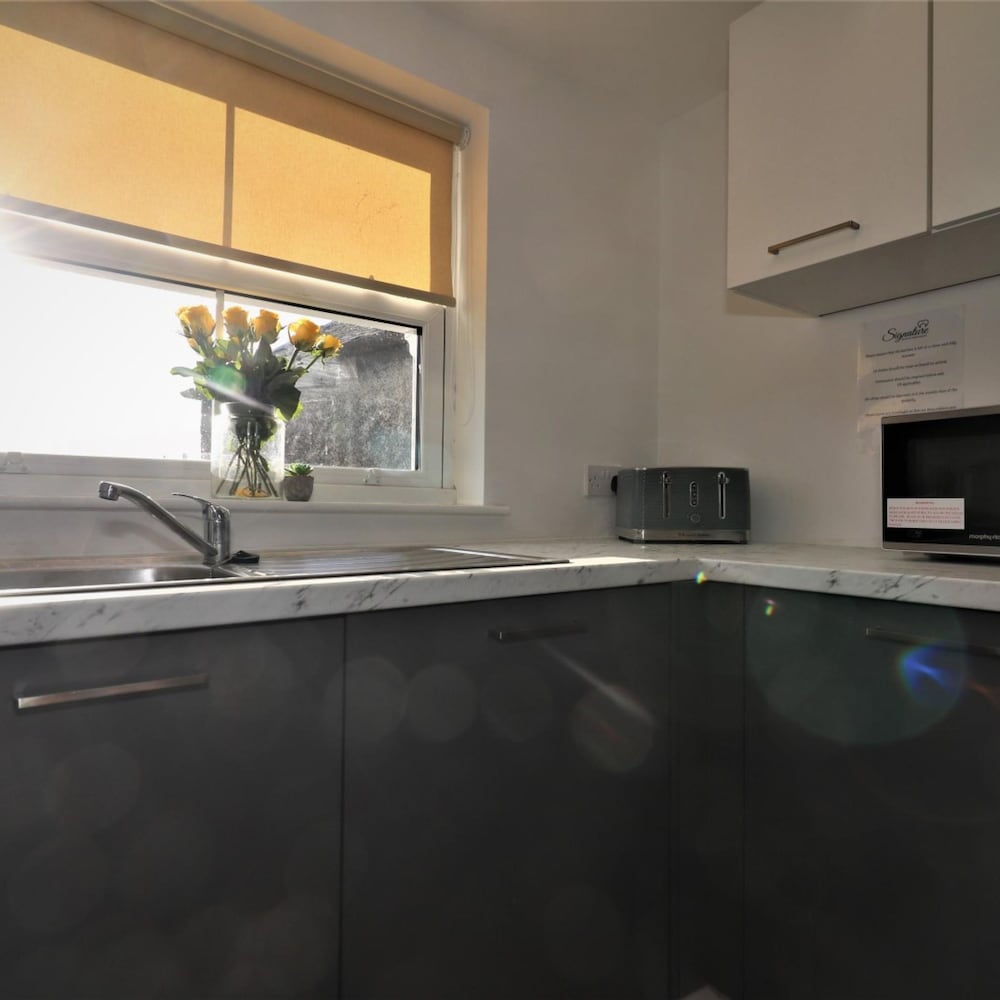 No 11 Bonnet Road - 2 Bed