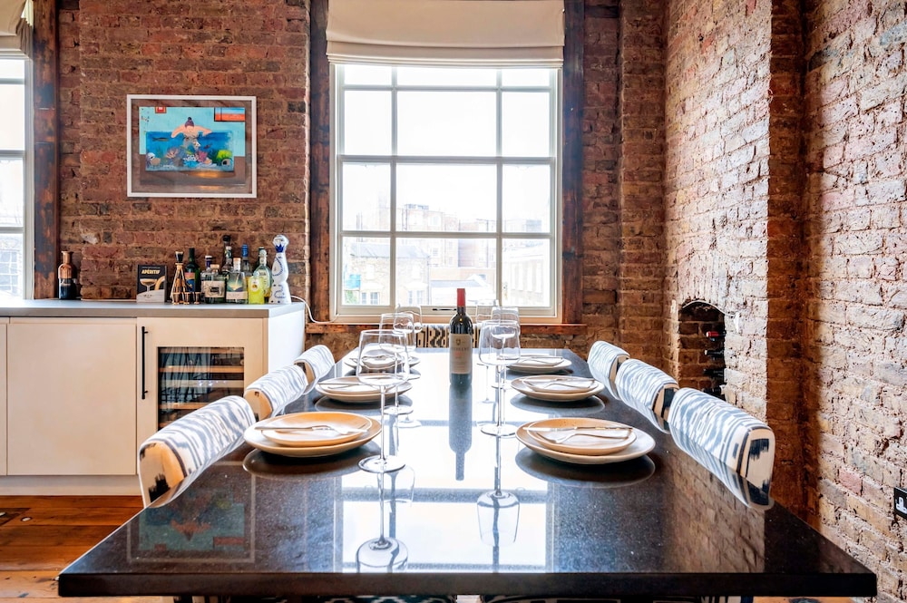 Long Term Stay- Notting Hill by Out of Office Lifestyle