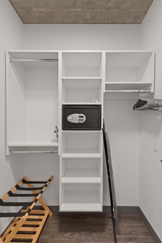 Cloud9 6 apt for 30ppl Fulton Market The Nouveau
