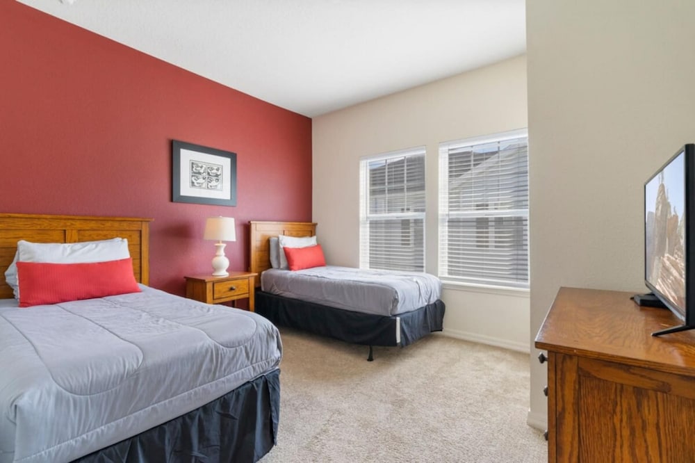 Amazing 4bdr House in Disney 20104
