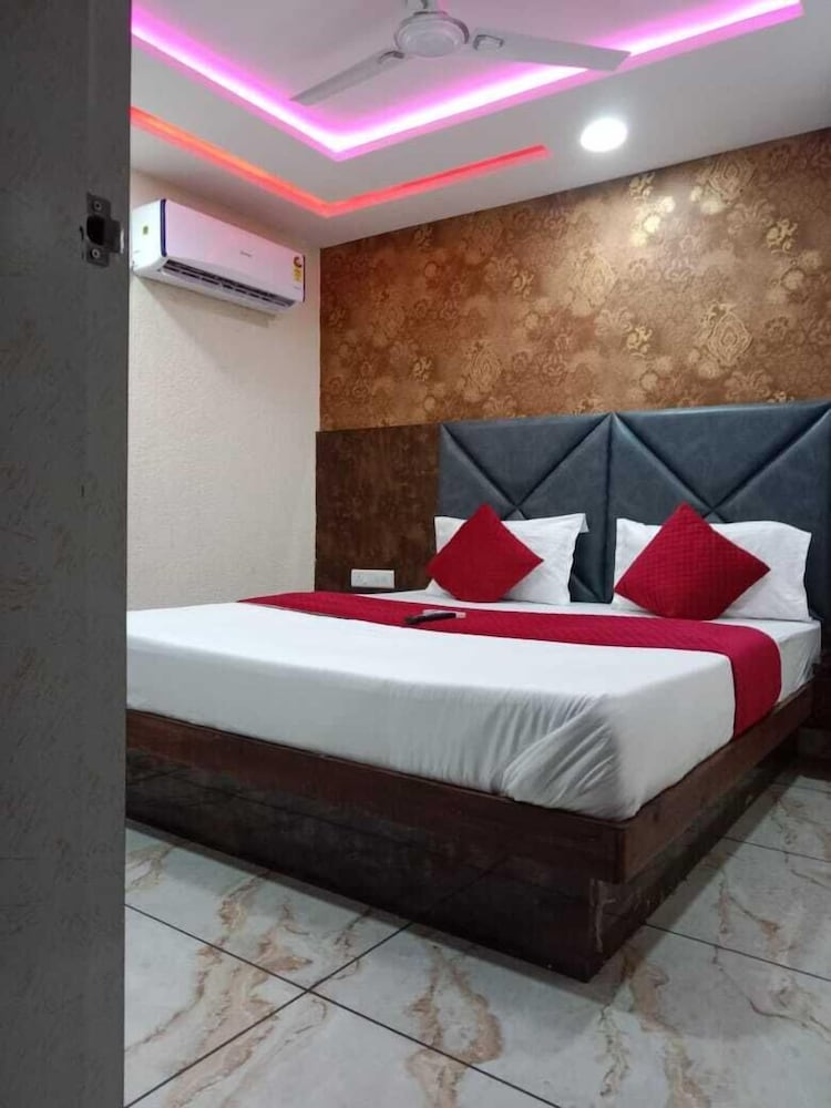 Hotel Raj Palace