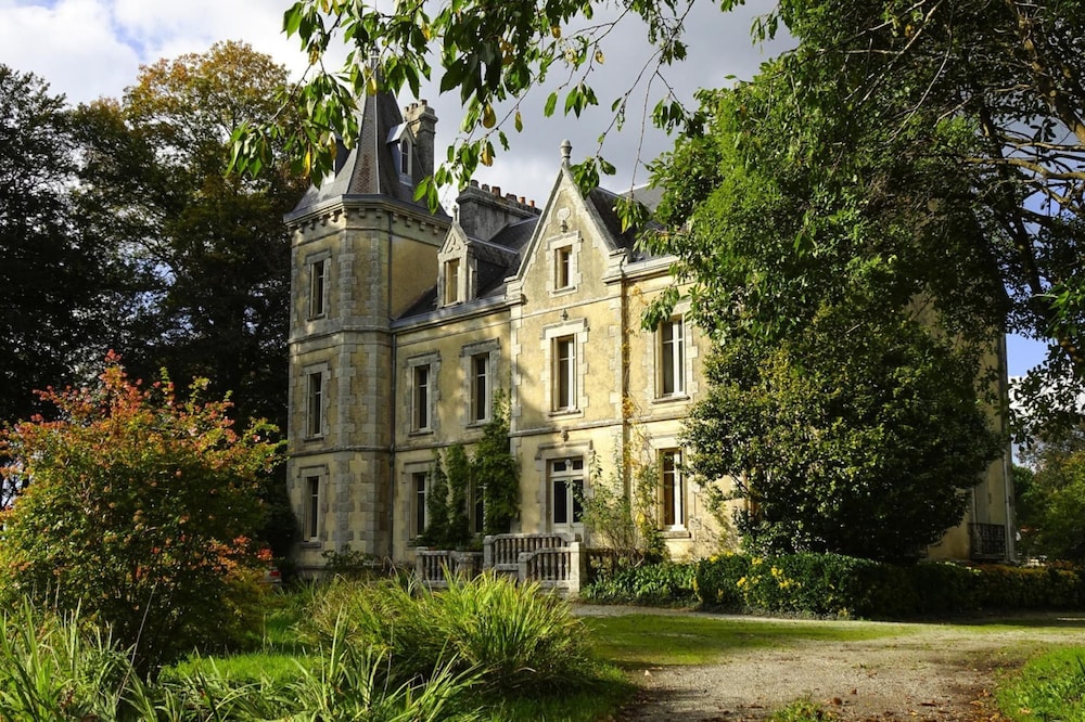 Semi-detached House in the Castle Park, Benodet