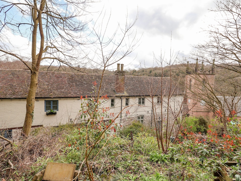 The Arms House