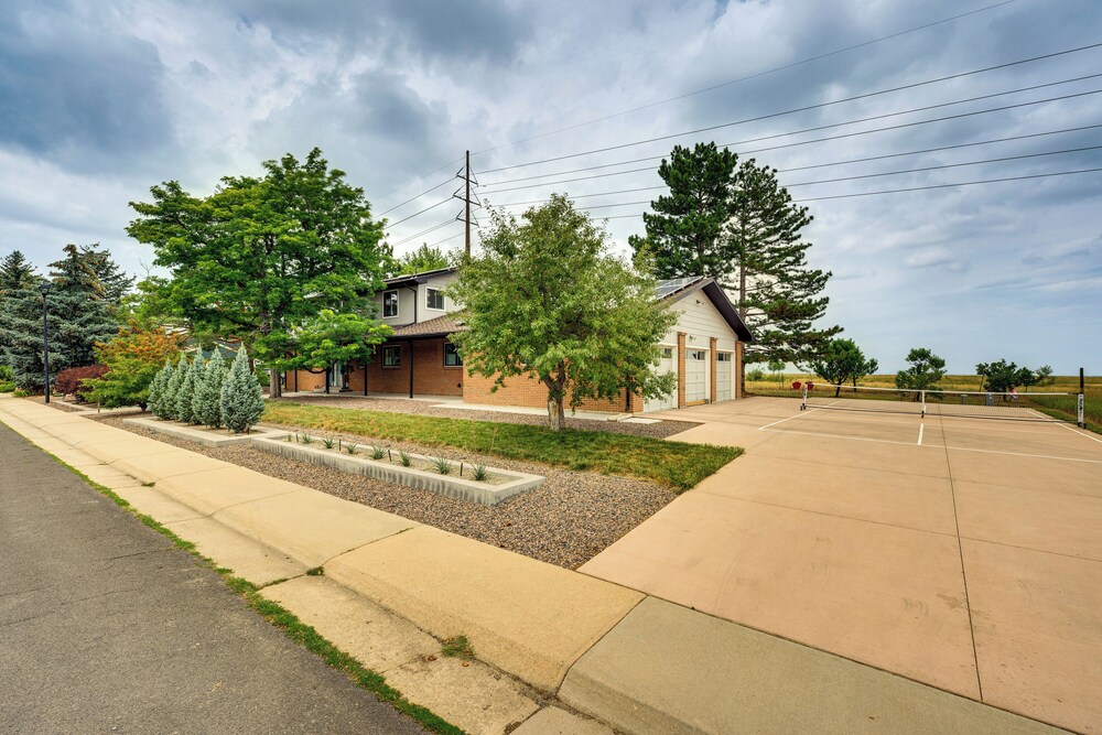 Mtn-view Home w/ Pickleball Court in Louisville!