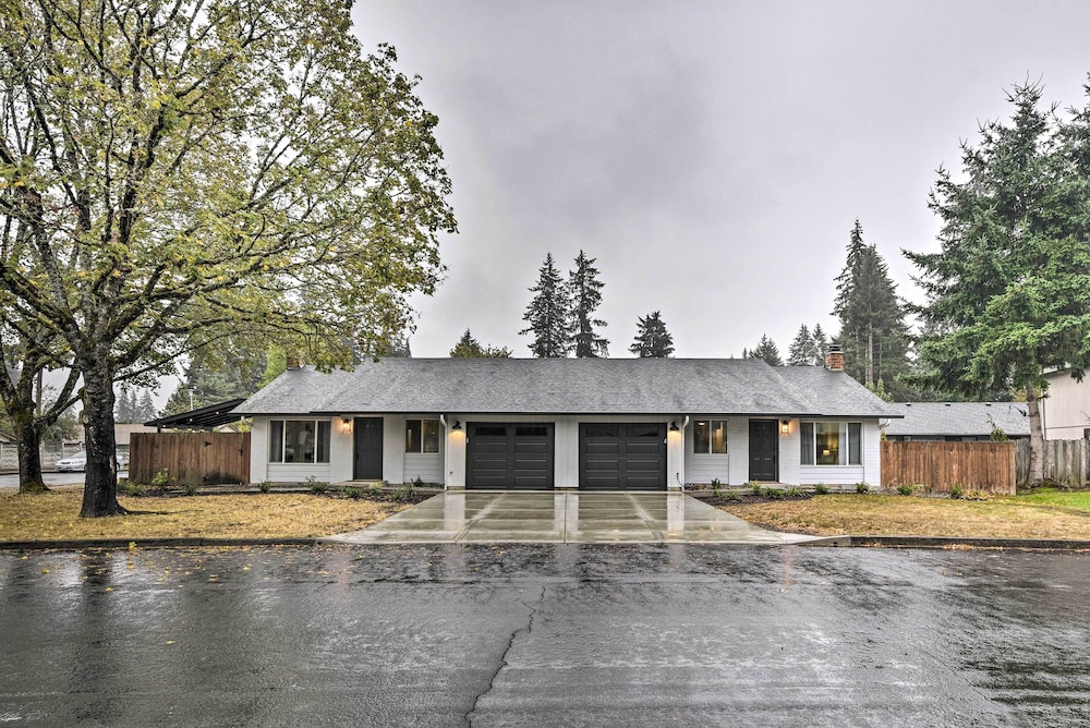 Lovely Vancouver Retreat w/ Home Gym! view 2