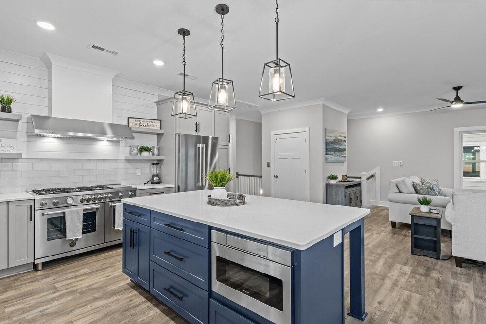Forever Blue 6 Bedroom Home