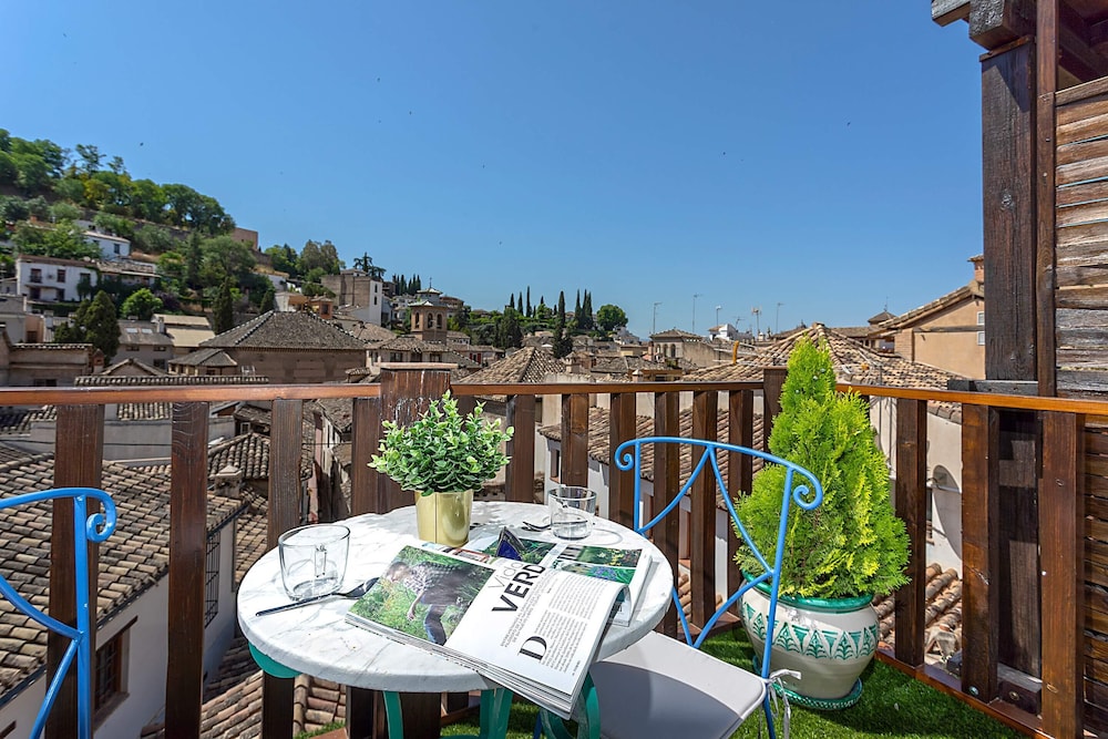 Luxury House in Granada Center. Reyes II