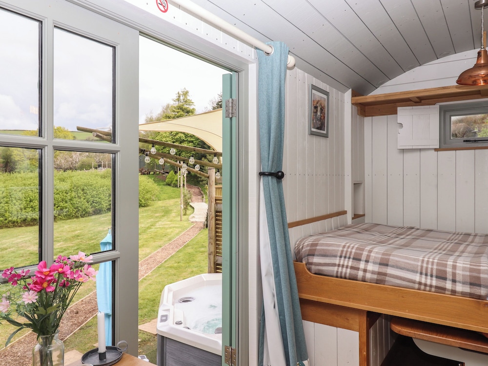 Burr 2 Shepherds Hut