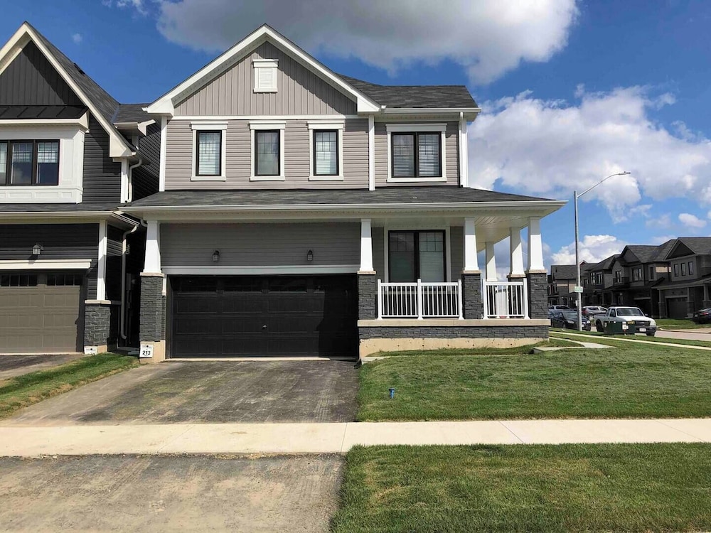 Brand New 5 Bedroom Home in West Niagara
