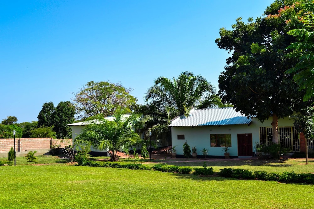 Decha Guest Lodge