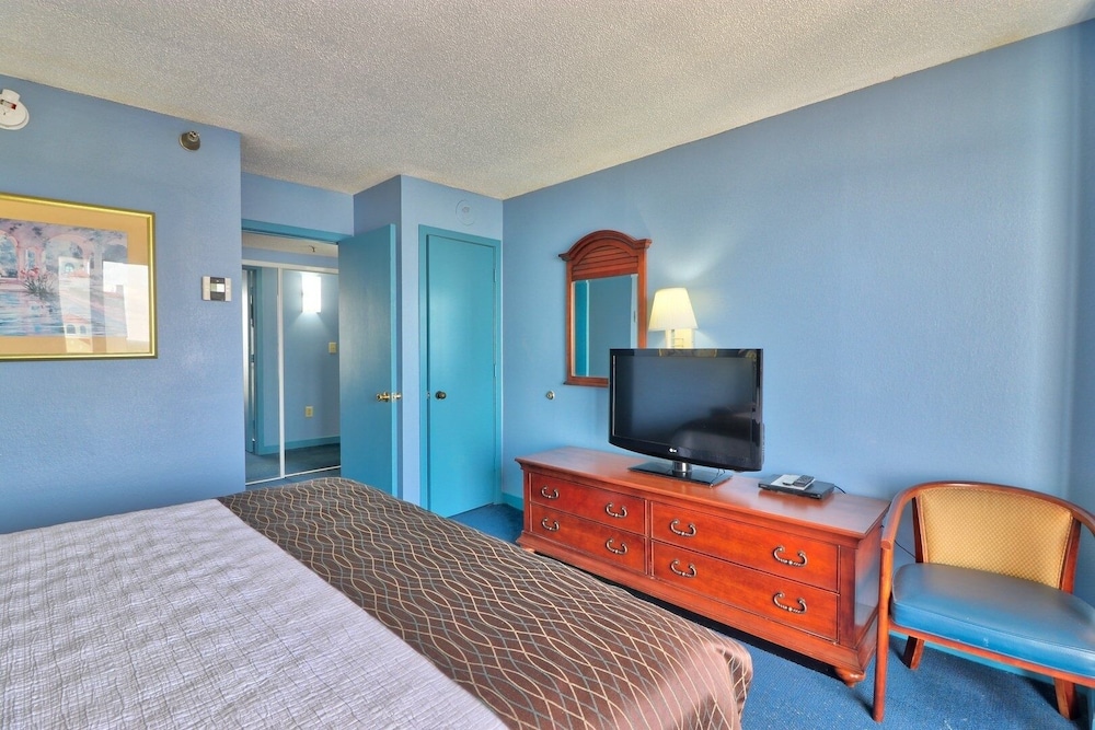 Patricia Grand 1804 1 Bedroom Condo