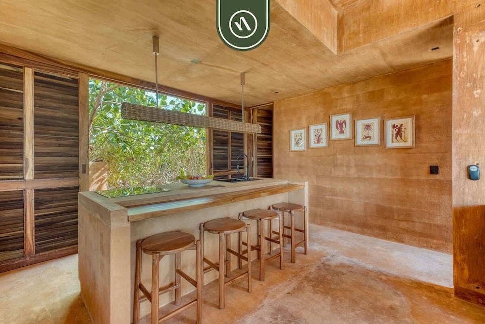 Stunning Two-bedroom Ocean View House - Mazul