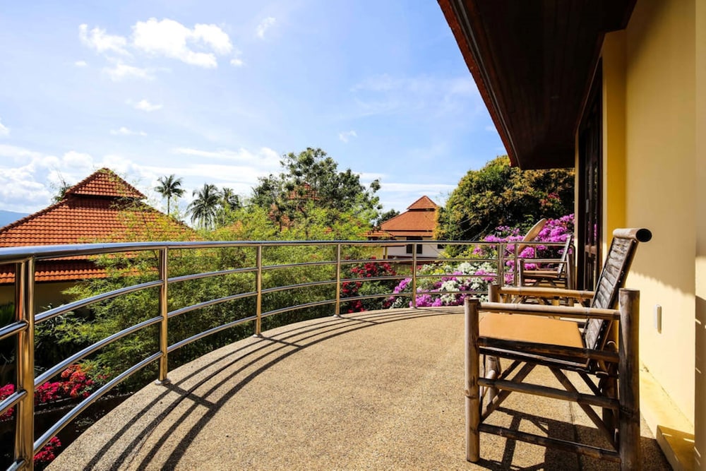 4 Bedroom Villa TG48 on beachfront resort SDV288-By Samui Dream Villas
