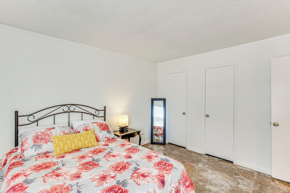 Dallas Condo in Walkable Knox Street District!