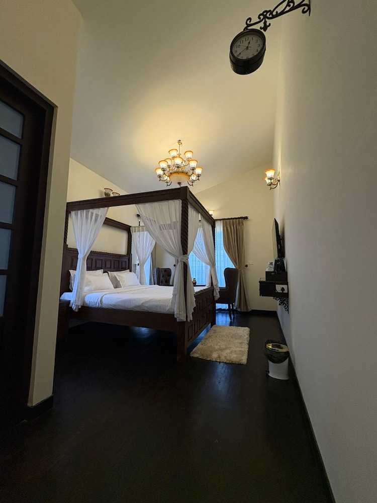 Lynton Resorts