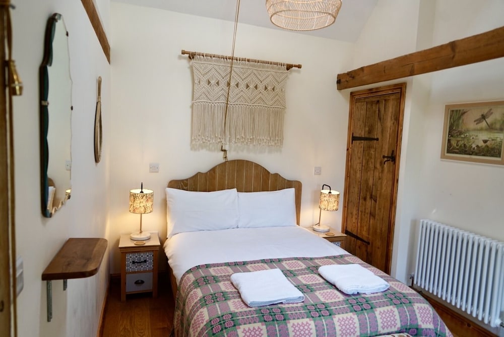 Nest Holiday Hideaway Wren Cottage Stunning Area! view 2