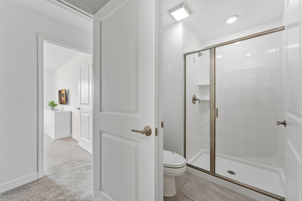 Chic 4BR Disney Retreat With Pool Mickey Rooms