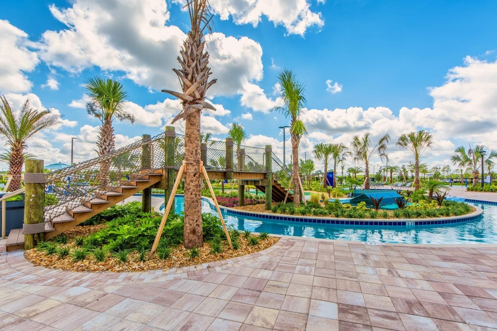 Luxury House in Storey Lake - Image 4