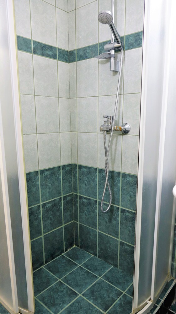 Photo 33