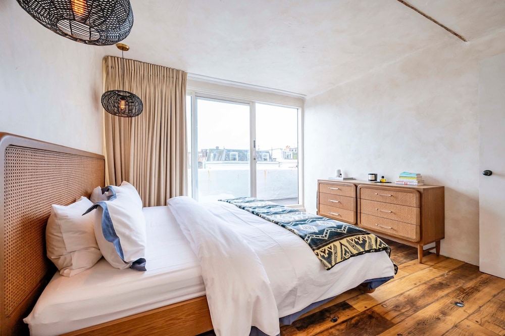 Long Term Stay- Notting Hill by Out of Office Lifestyle