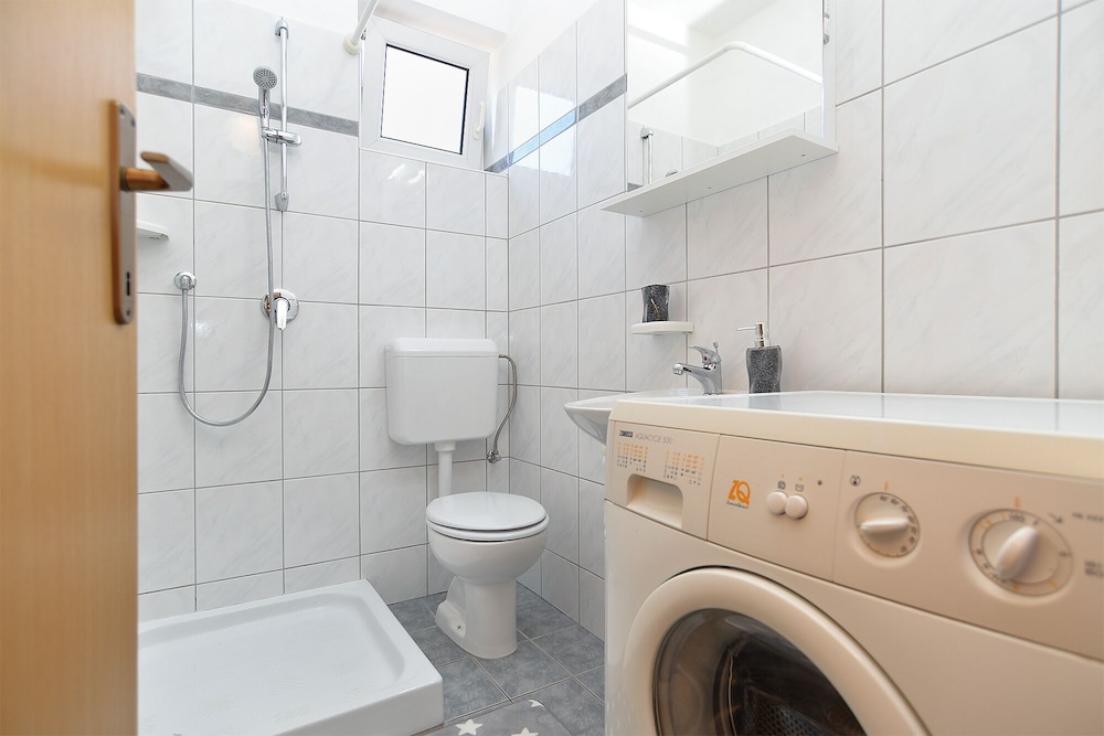 Apartments Emil 596