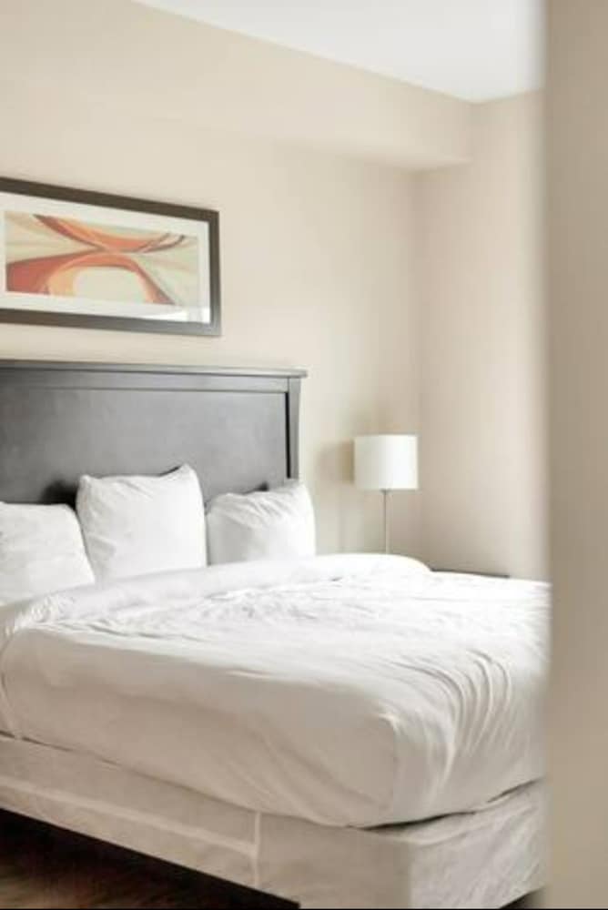 Harrison Lake Pets Welcome 3BR Suite-3