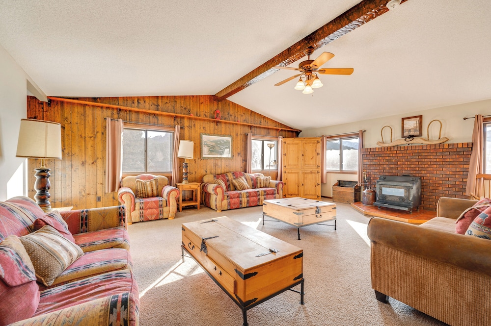 3 Mi to Rocky Mtn National Park: Estes Park Cabin!