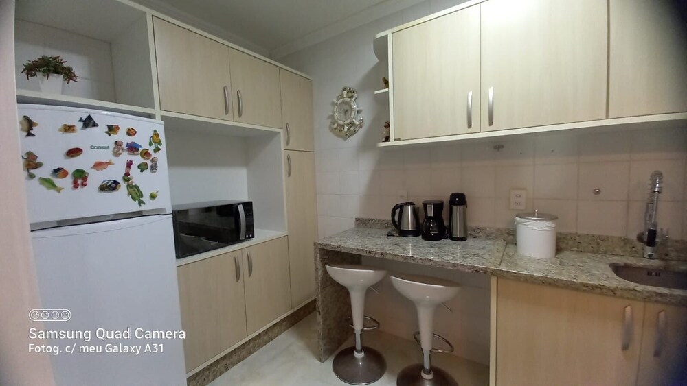 1 Bedroom Apart 500m From Beach in BC CEV1206