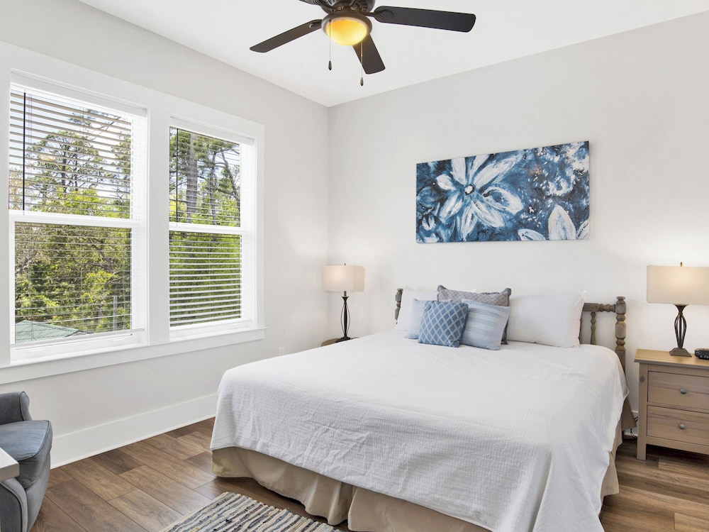 Bay Dream Believer by Southern Vacation Rentals