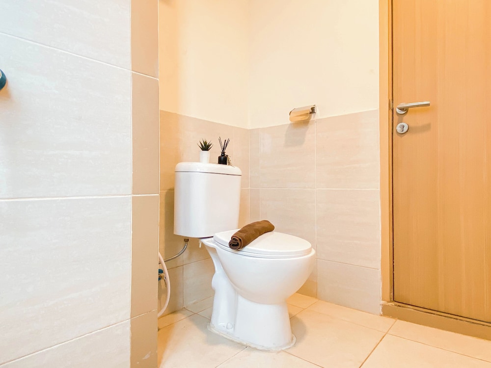 Good Deal 2Br At Meikarta Apartment