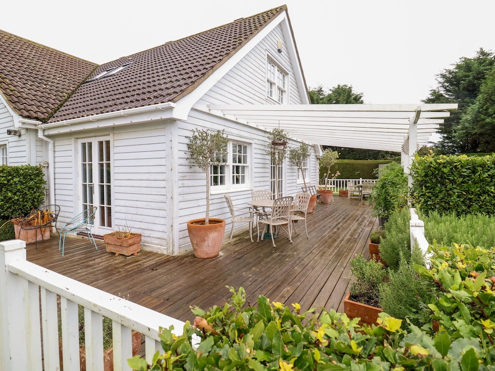 Lampland House