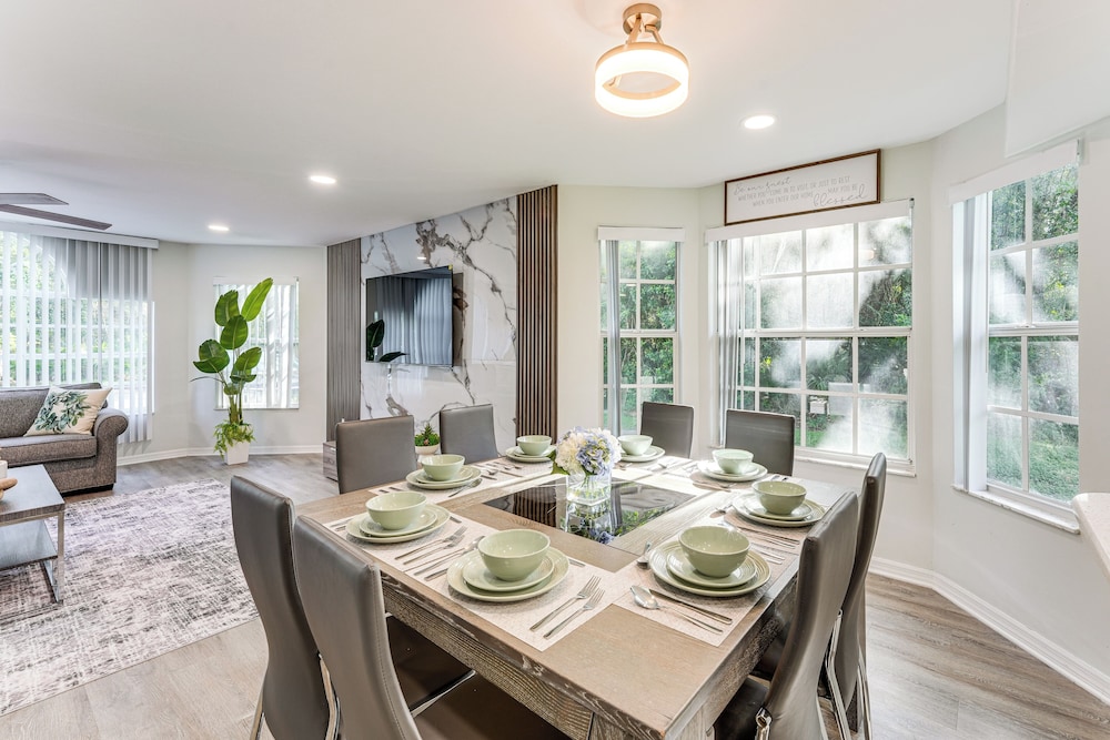 Florida Fun! Family Condo w/ Pool, 8 Mi to WDW