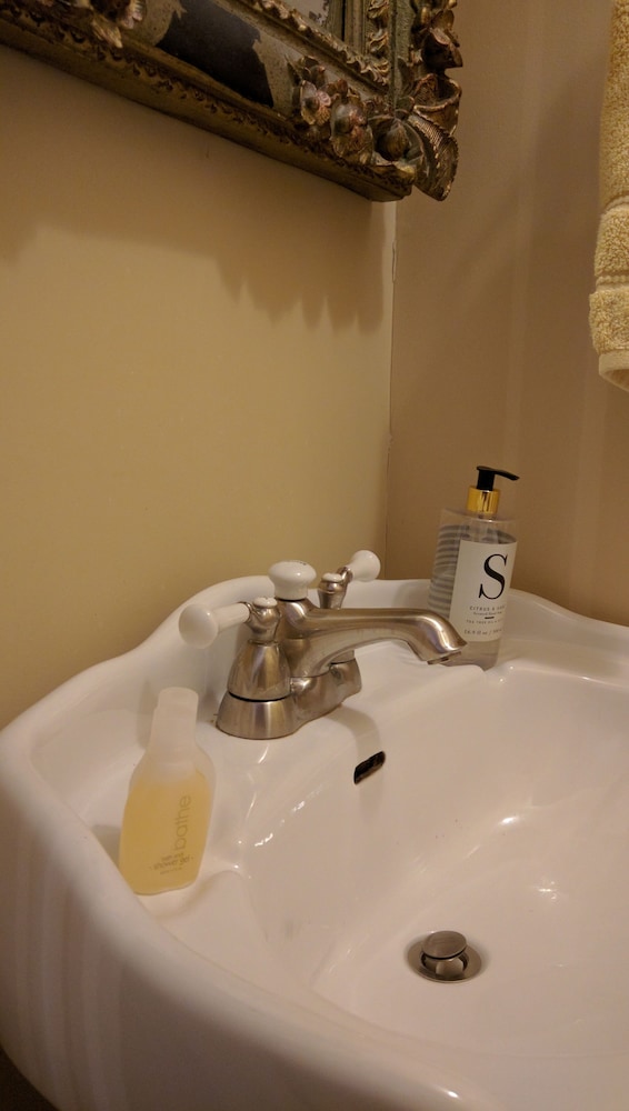 Milwaukee Vacations - Manderley Bed and Breakfast - Property Image 70