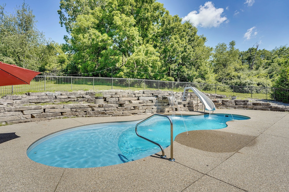 Spacious Family Getaway: 8 Mi to Main St Ann Arbor