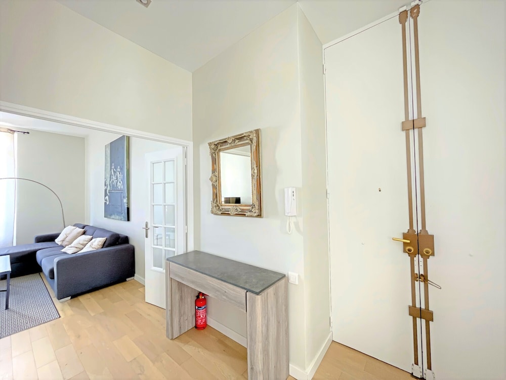 Modern Apartment 20 m from the Sea view 5