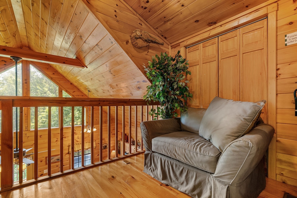 Caught Ya Peek'n 1 Bedroom Cabin by RedAwning