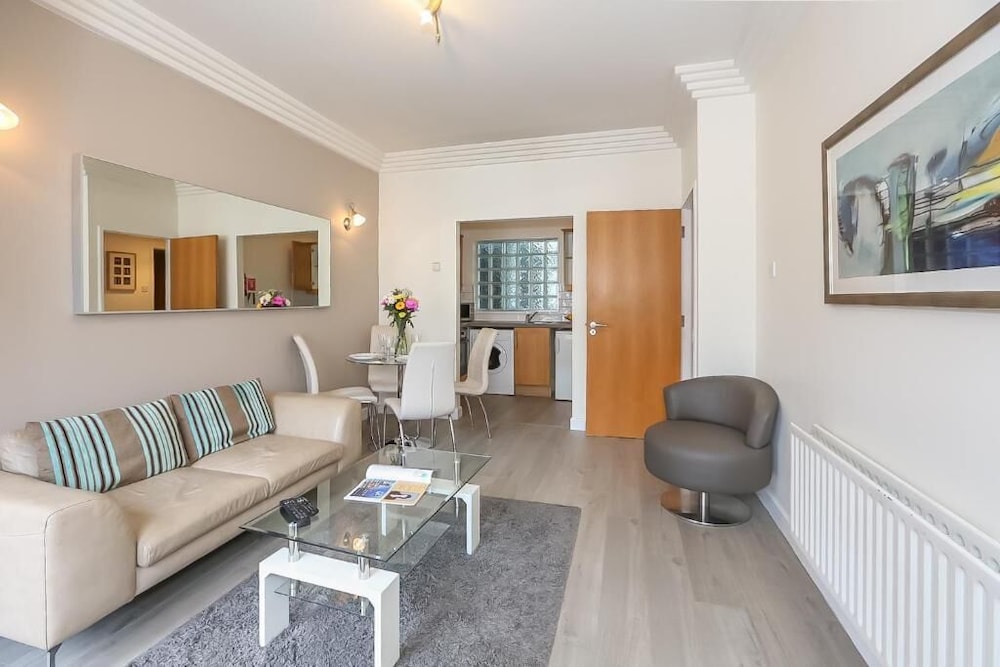 IFSC Townhouse Apartments