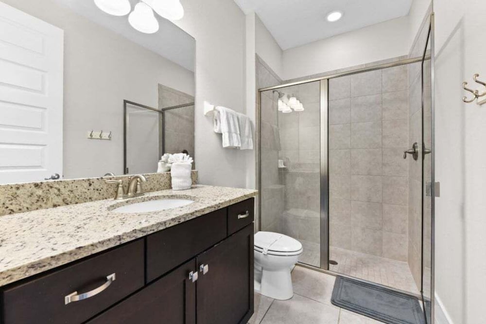 Elegant 8br Retreat W/ Private Pool, Spa & Family-friendly Comfort 8 Bedroom Villa